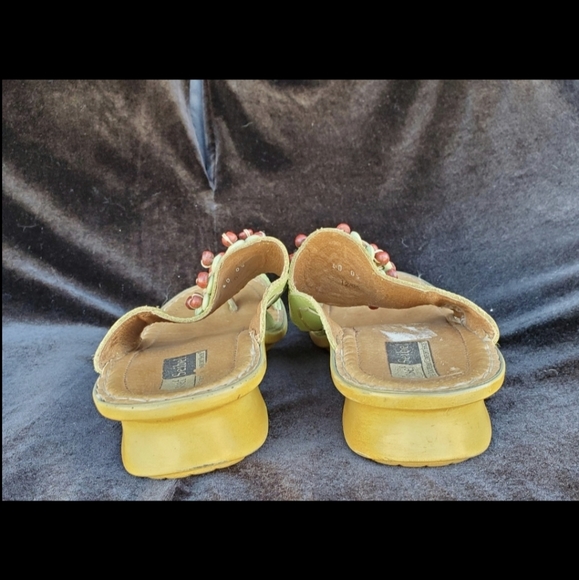 Josef Seibel Leather Round Open Toe with Toe-Loop Slide On Sandals. - Picture 4 of 16